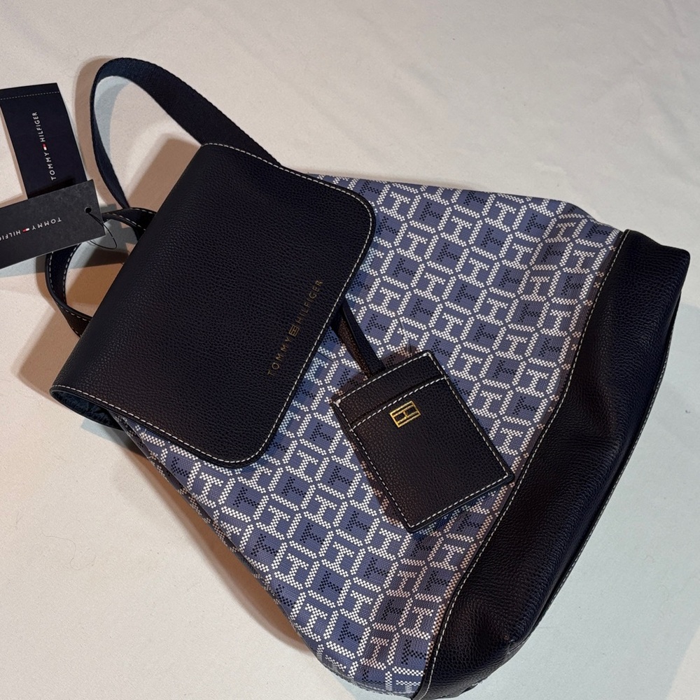 Tommy Hilfiger Backpack Andrea II Flap Faux Leather Blue & White NWT - Picture 14 of 14